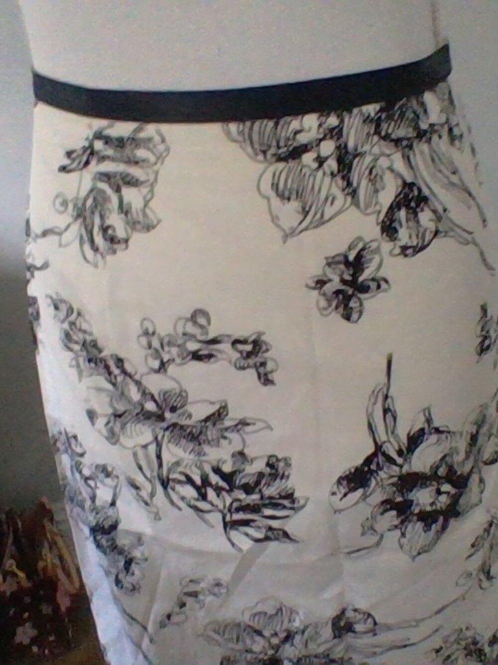Eddie Bauer knee length skirt - Picture 2 of 11